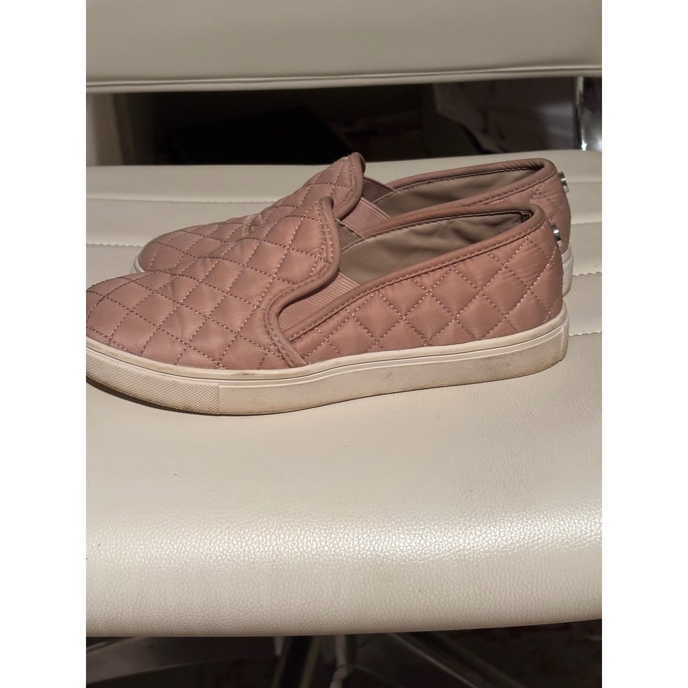 Steve Madden Womens Ecentrcq Quilted Slip On Sneakers Pink Size 6.5